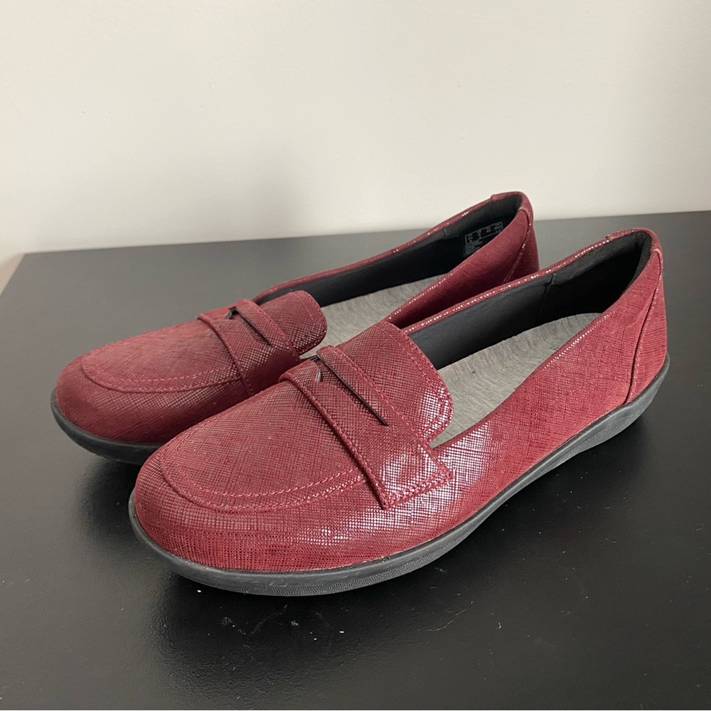 Elegant Burgundy Loafers for Women